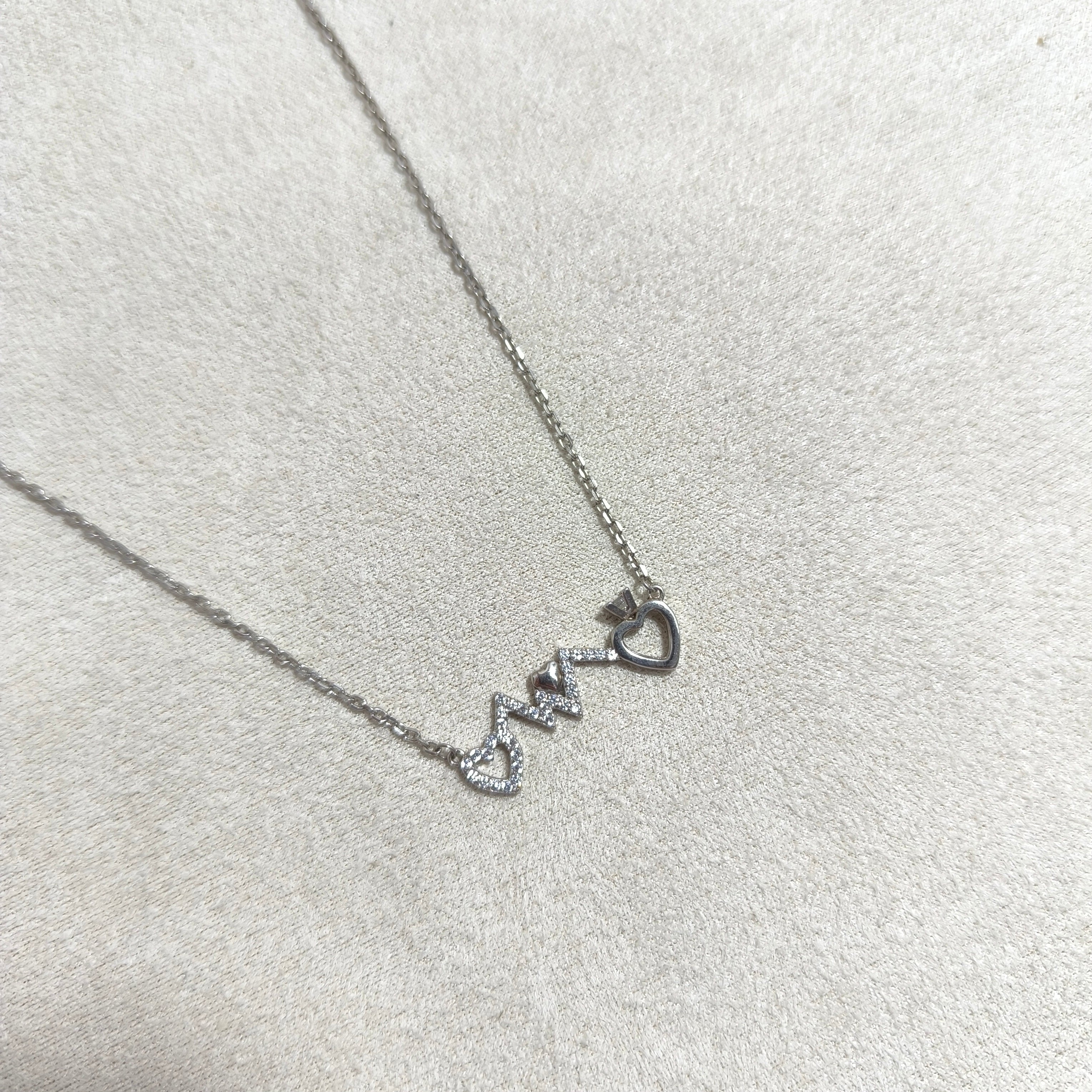 Chaîne Battement de Cœur – Argent Rhodié & Détails Brillants