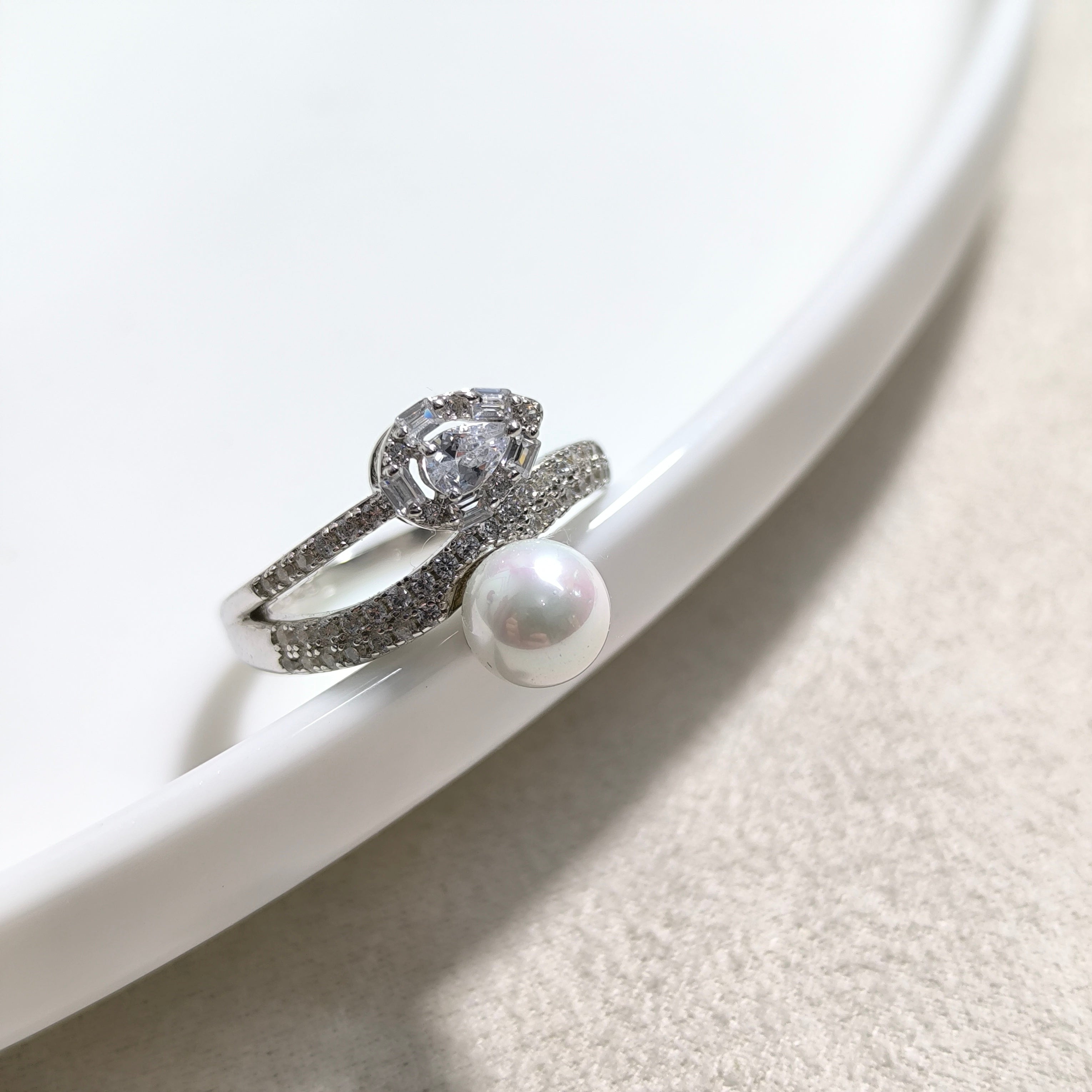 Bague Élégance Perle & Cristal – Luxe Raffiné