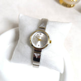 Montre Femme Élégance  – Cadran Minimaliste à Cristaux