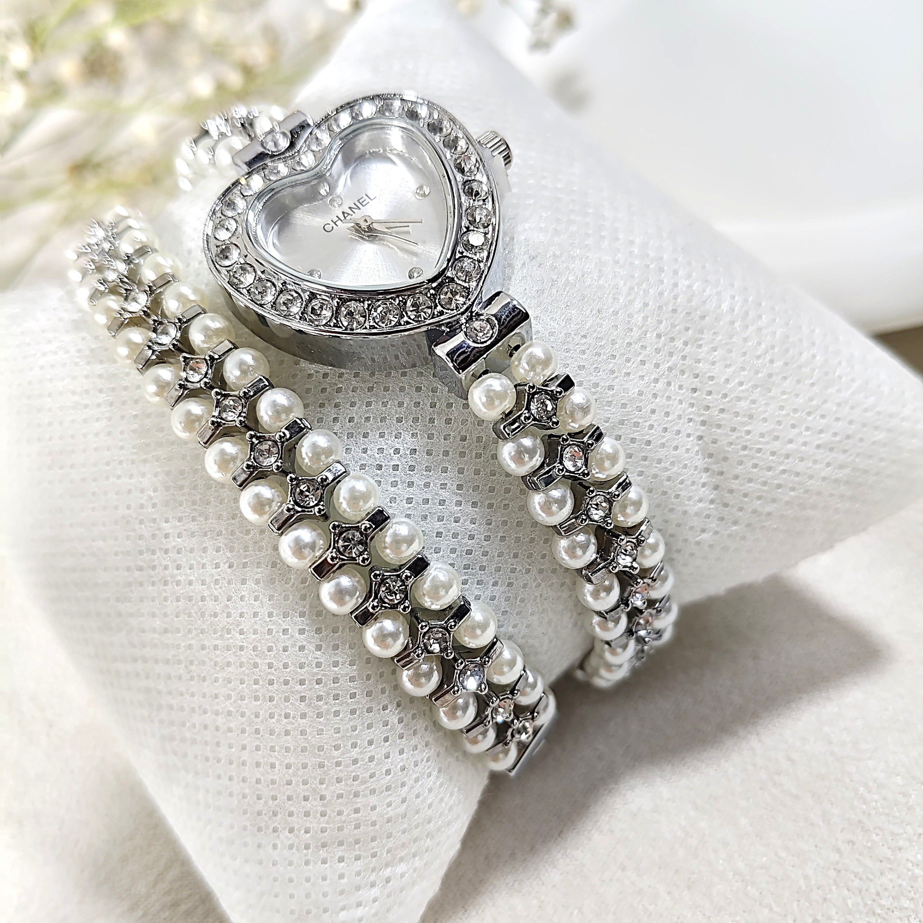 Montre Femme Élégance Cœur Perlé – Style Luxe Intemporel