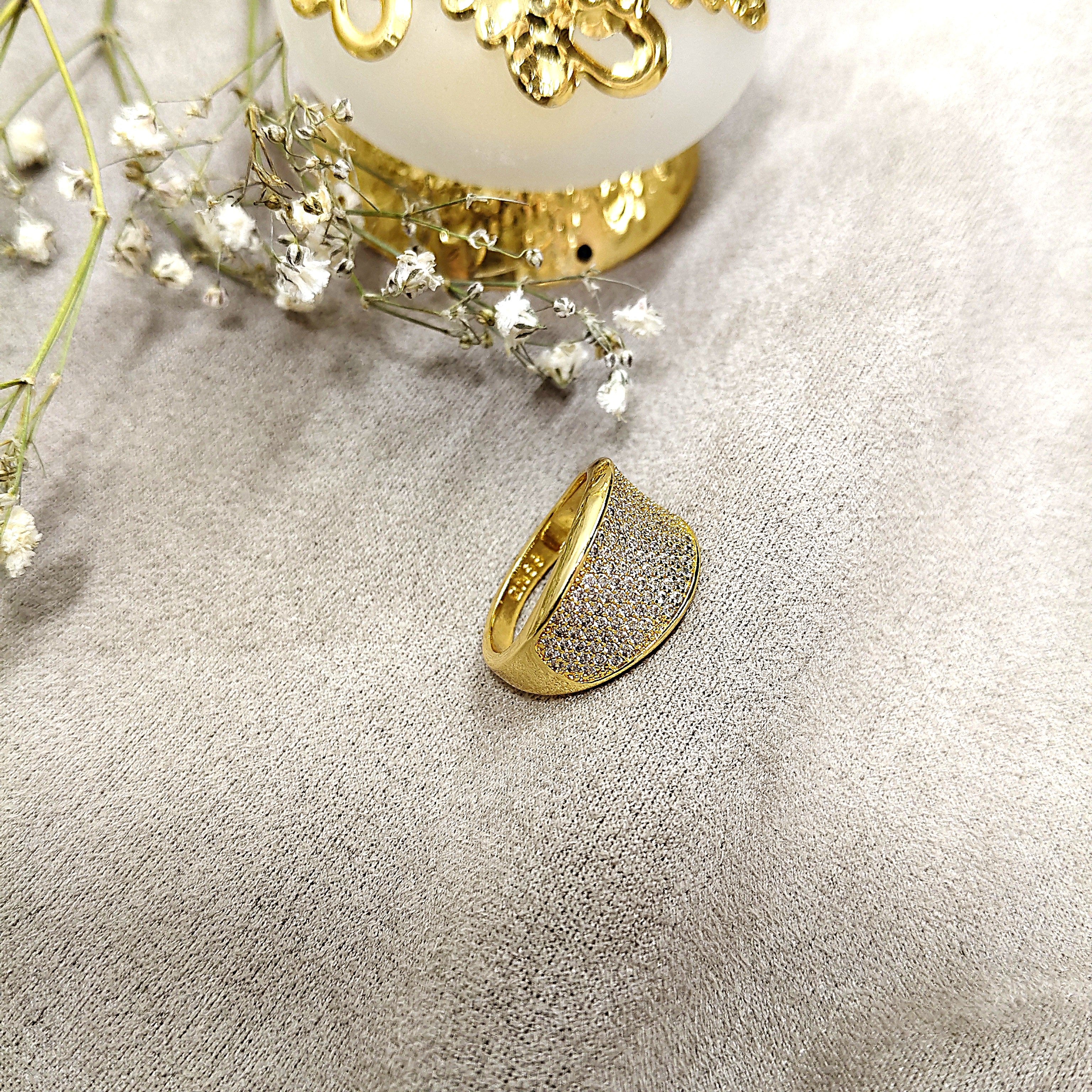 Bague Luxe Multicolore en Plaqué Or – Élégance Moderne & Éclat Raffiné