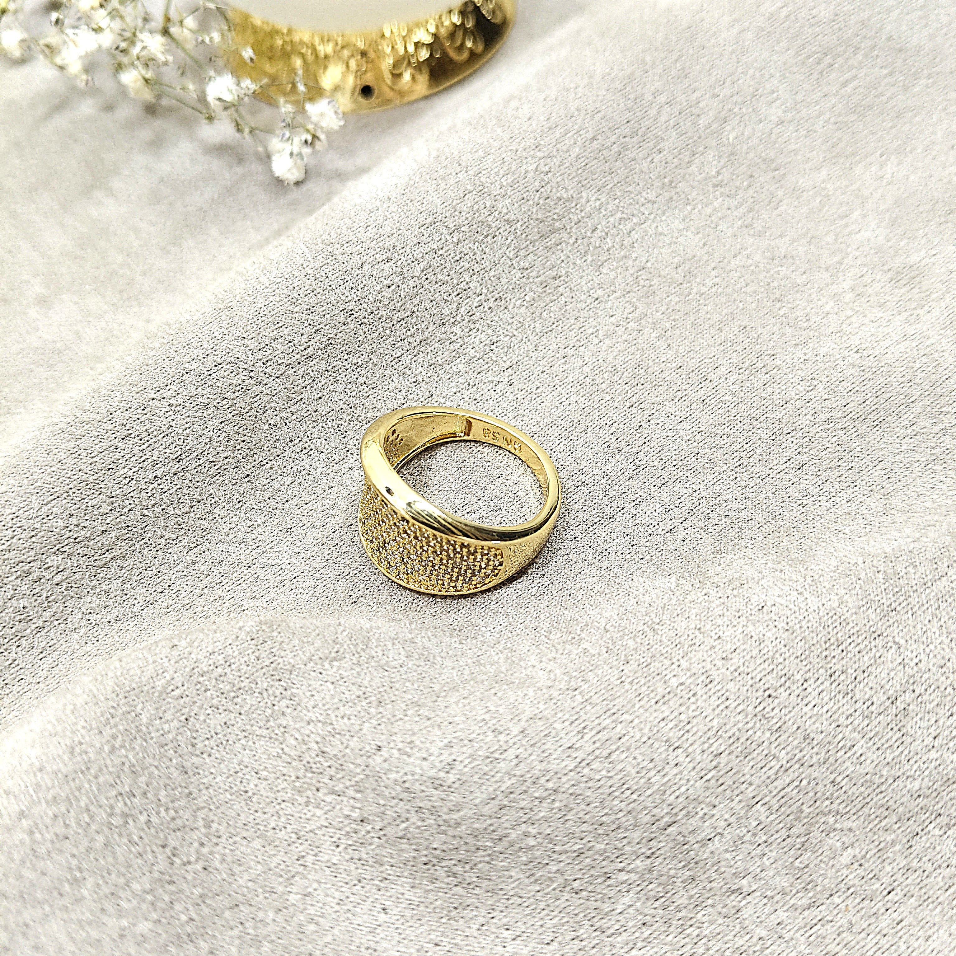 Bague Luxe Multicolore en Plaqué Or – Élégance Moderne & Éclat Raffiné