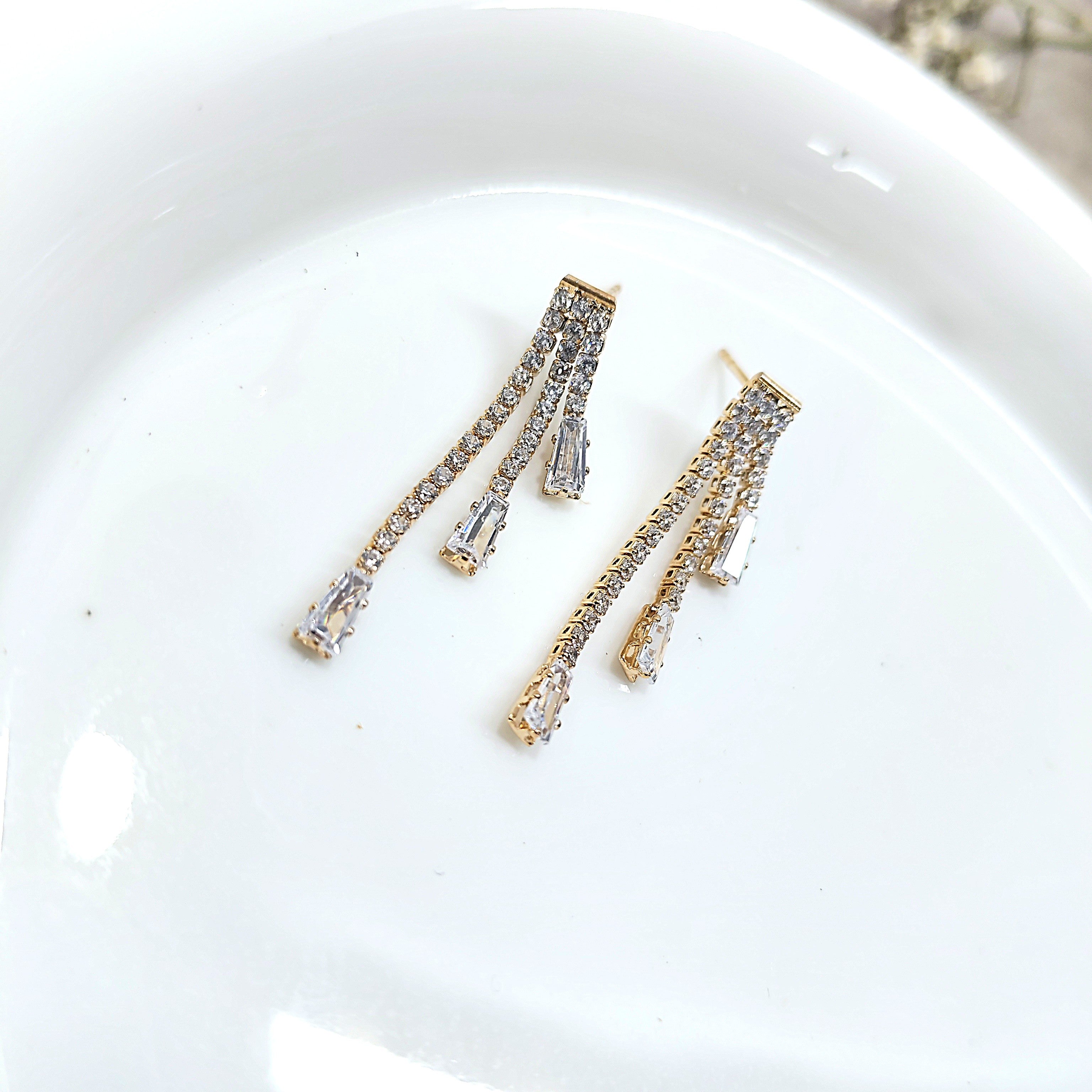 Boucles d’Oreilles Élégance Royale – Cascade Zircon Plaqué Or