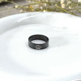 Bague Homme Noir Royal – Couronne Gravée Minimaliste