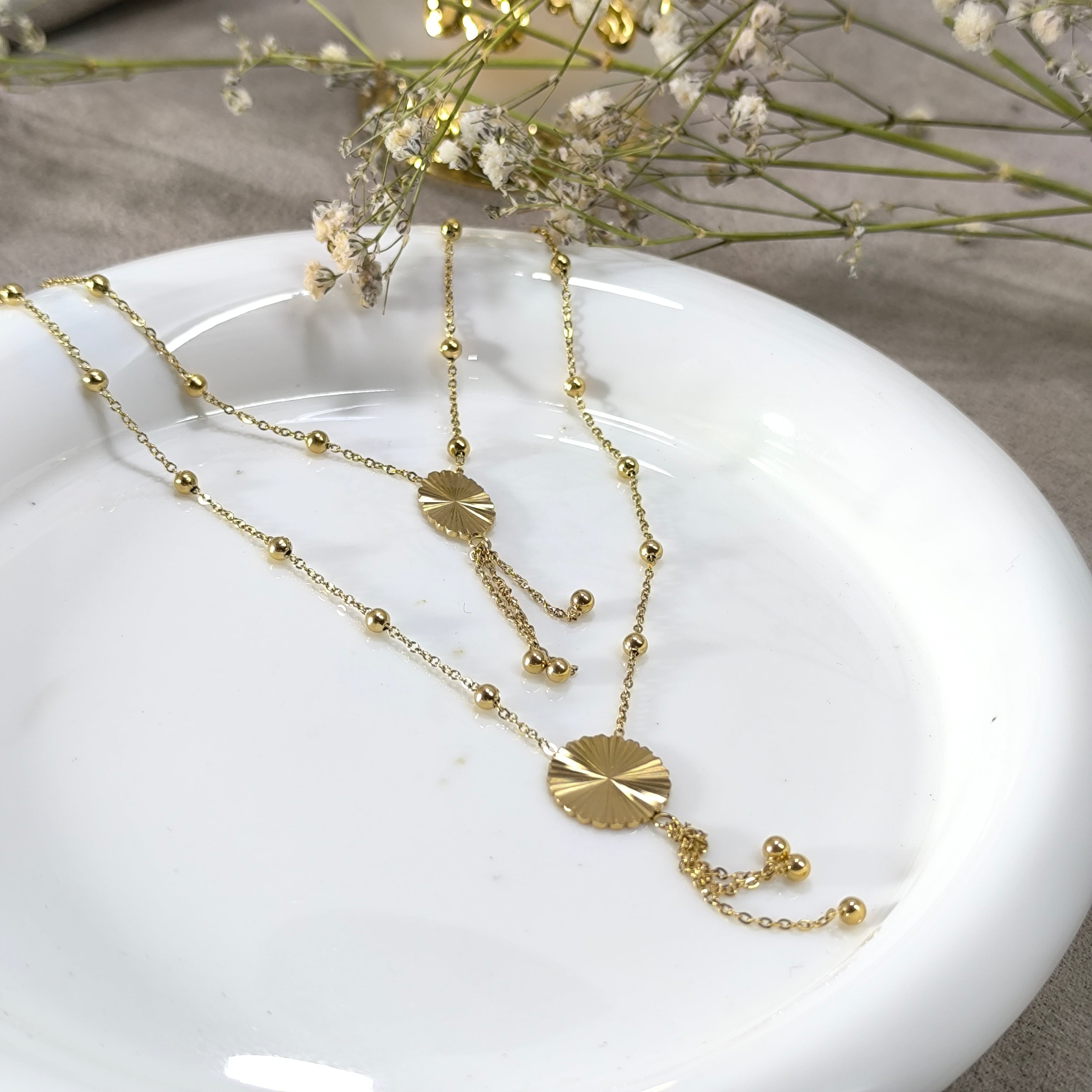 Collier Doré Double Médaillon Soleil – Élégance Multi-Rangs
