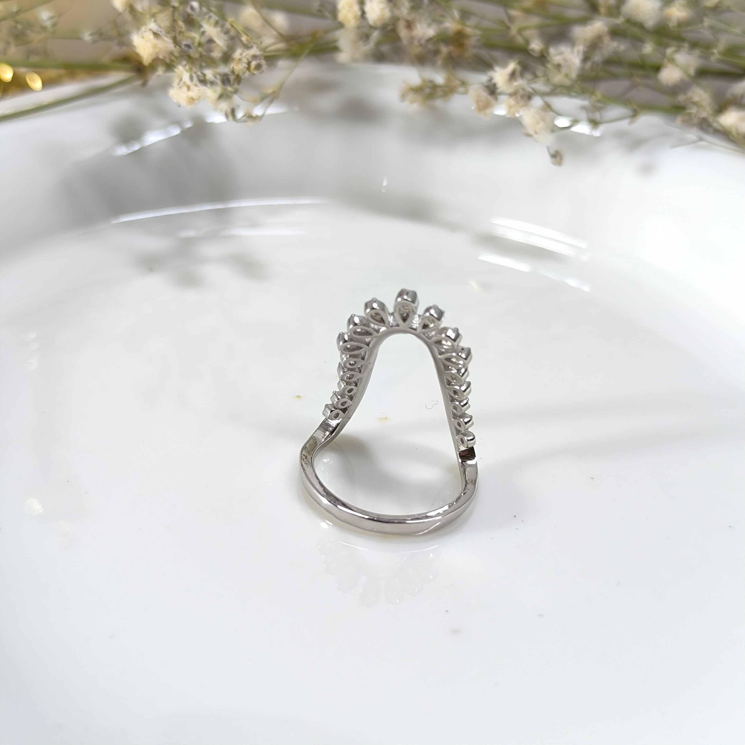 Bague Argent Éclat Royal – Design Couronne en Cristaux