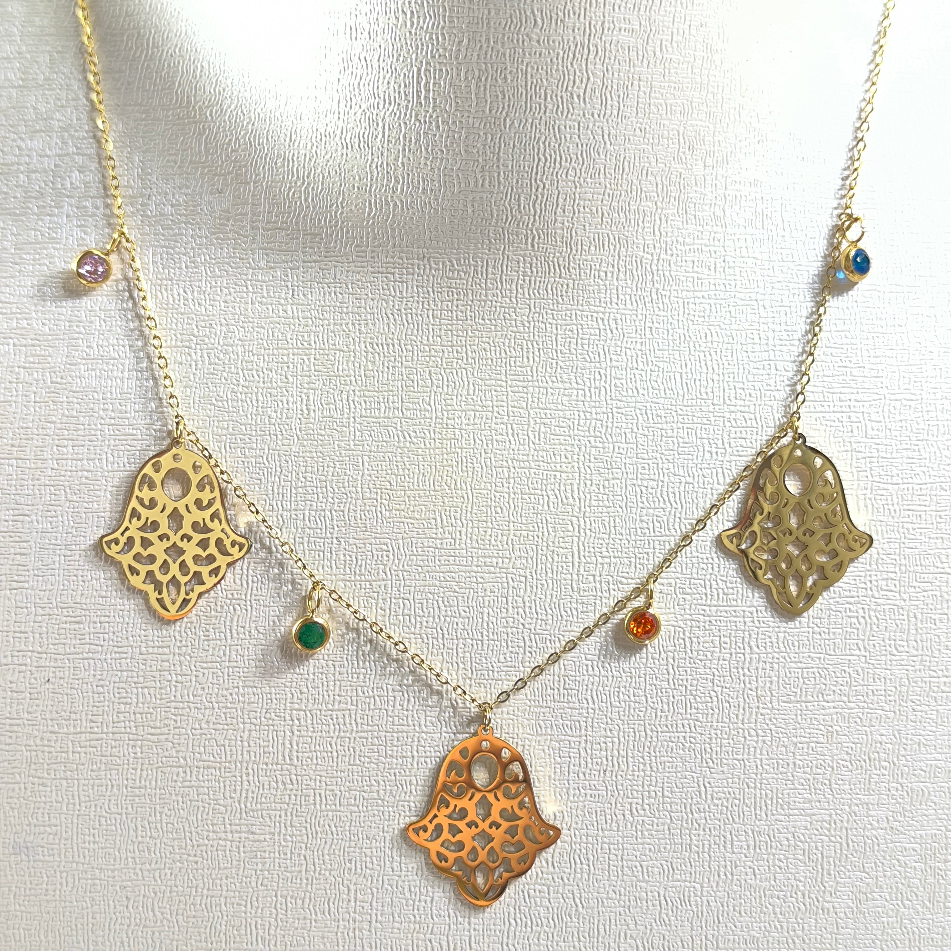 Collier Multi Main de Fatma Dorée – Charme & Protection Colorée