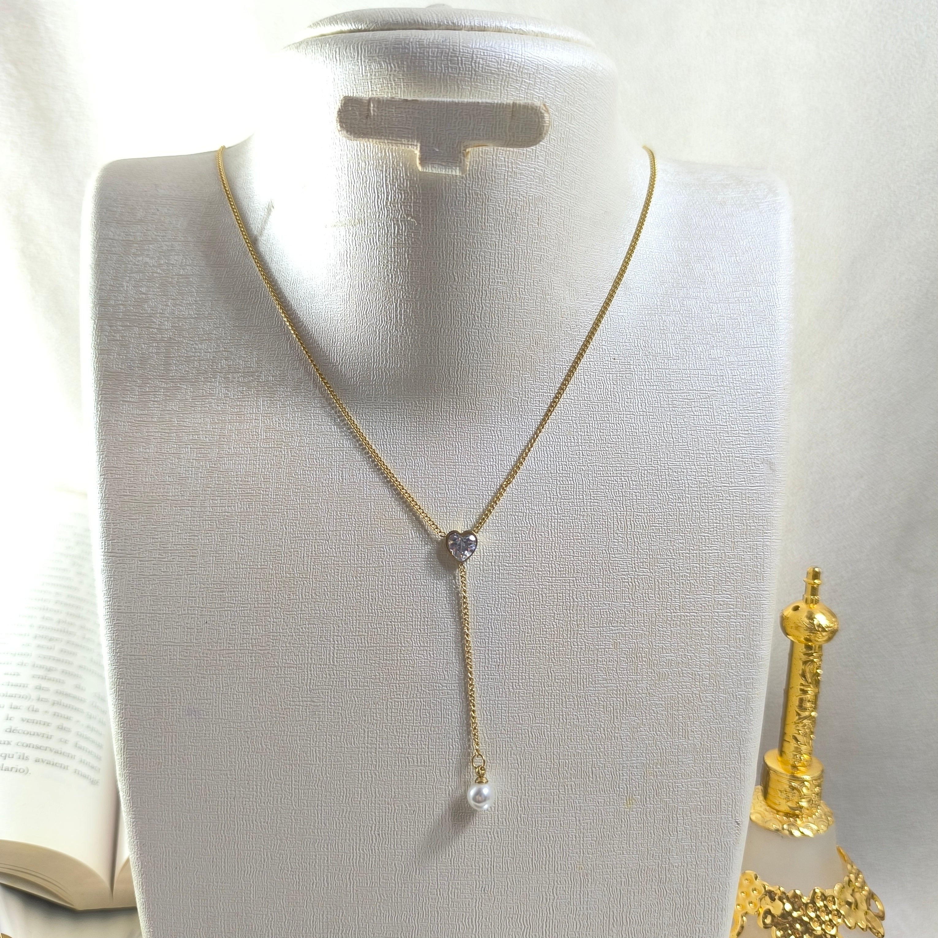 Collier Doré Élégant Cœur Cristal & Perle – Style Chic et Féminin