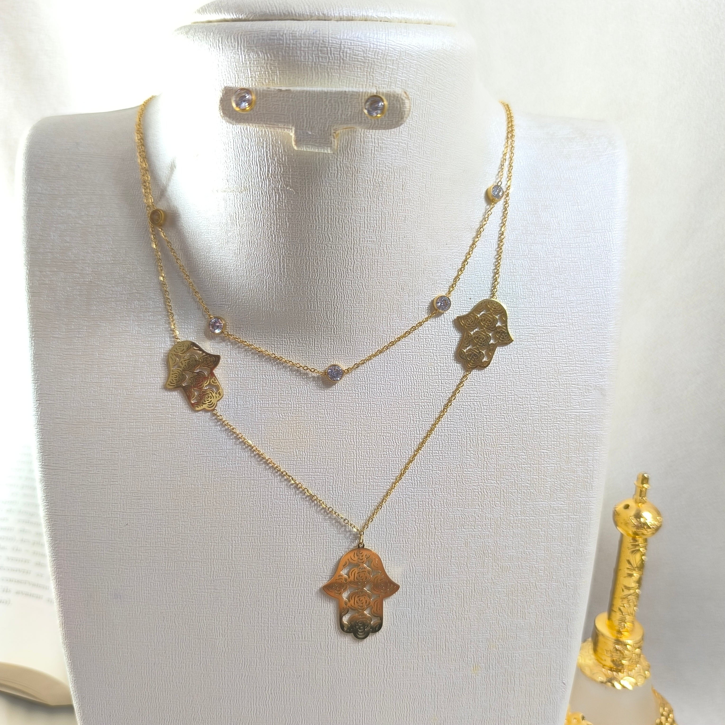 Collier Doubleet boucle  Chaîne Hamsa Doré – Élégance & Protection