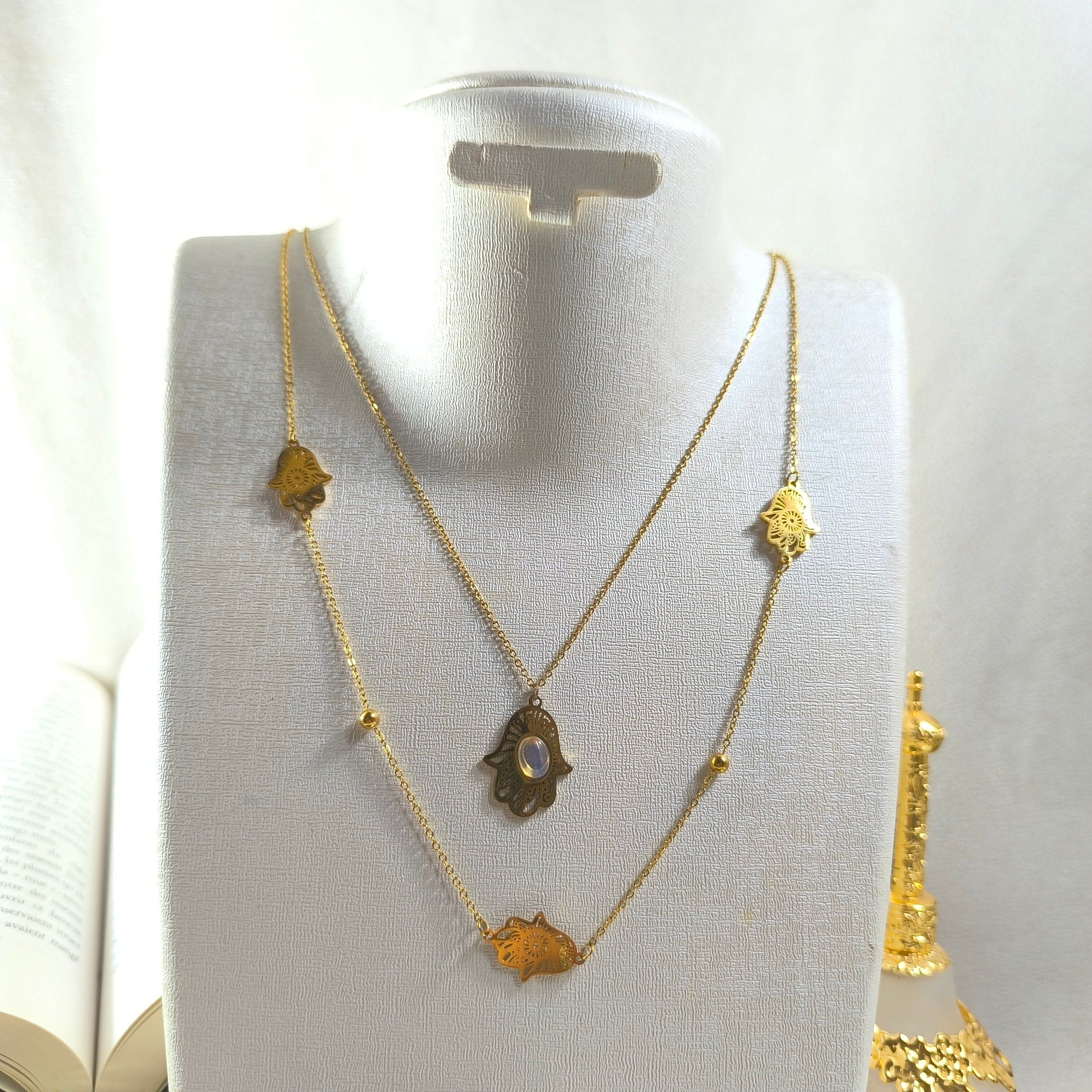 Collier Double Main de Fatma Dorée – Élégance Mystique & Raffinement
