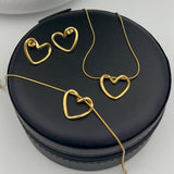 Parure Cœur Élégance – Bracelet, Chaîne & Boucles d’Oreilles en Acier Inoxydable Doré