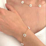 Parure Fleur Perle Dorée – Collier & Bracelet en Acier Inoxydable