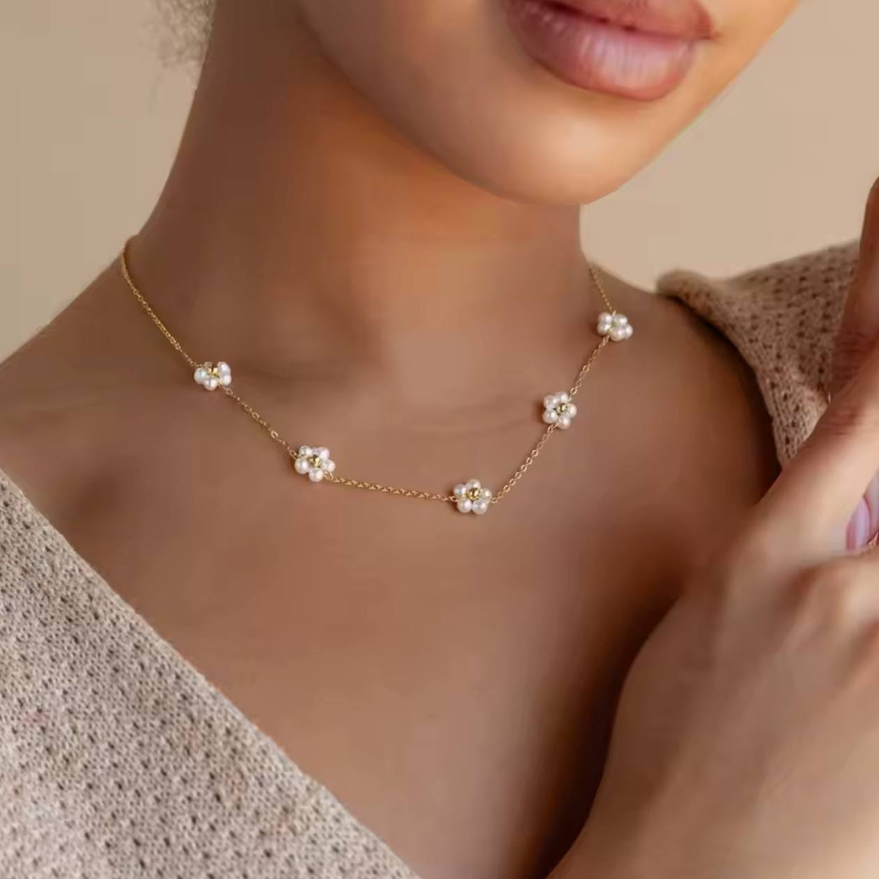 Parure Fleur Perle Dorée – Collier & Bracelet en Acier Inoxydable