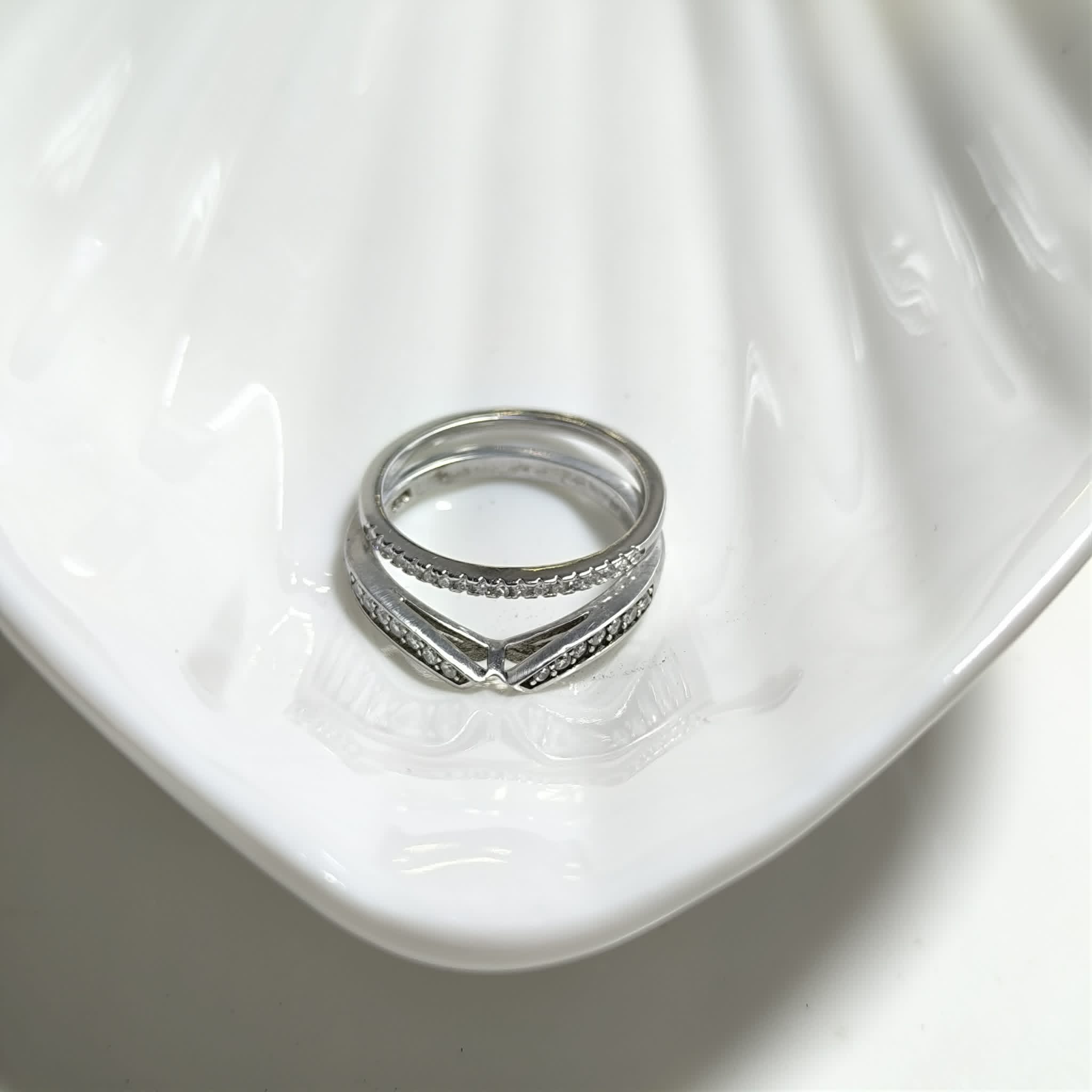 Bague Double Élégance en Argent – Design Chic avec Cristaux