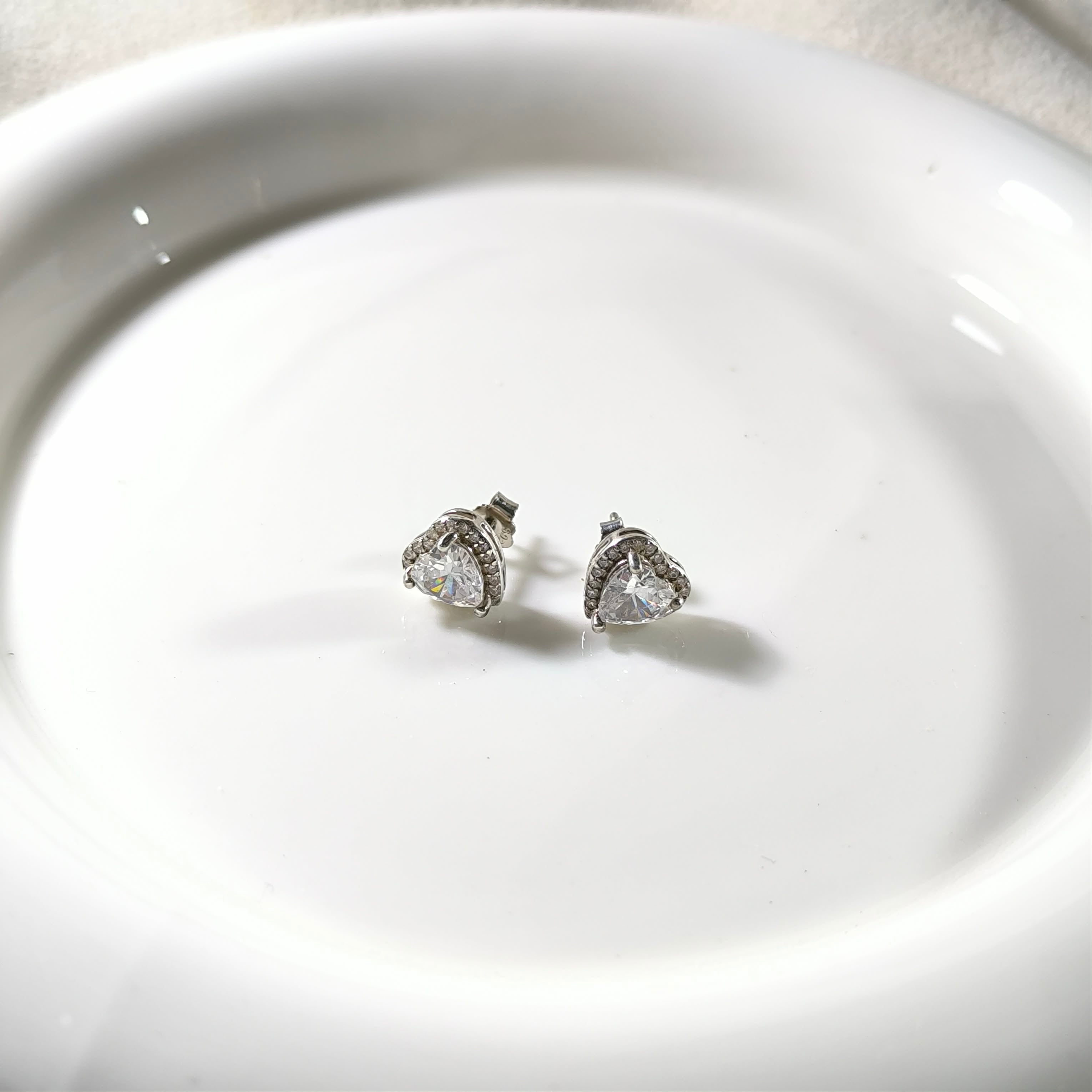 Boucles d’Oreilles Argent Trinité Éclat – Zircon Triangle Luxe