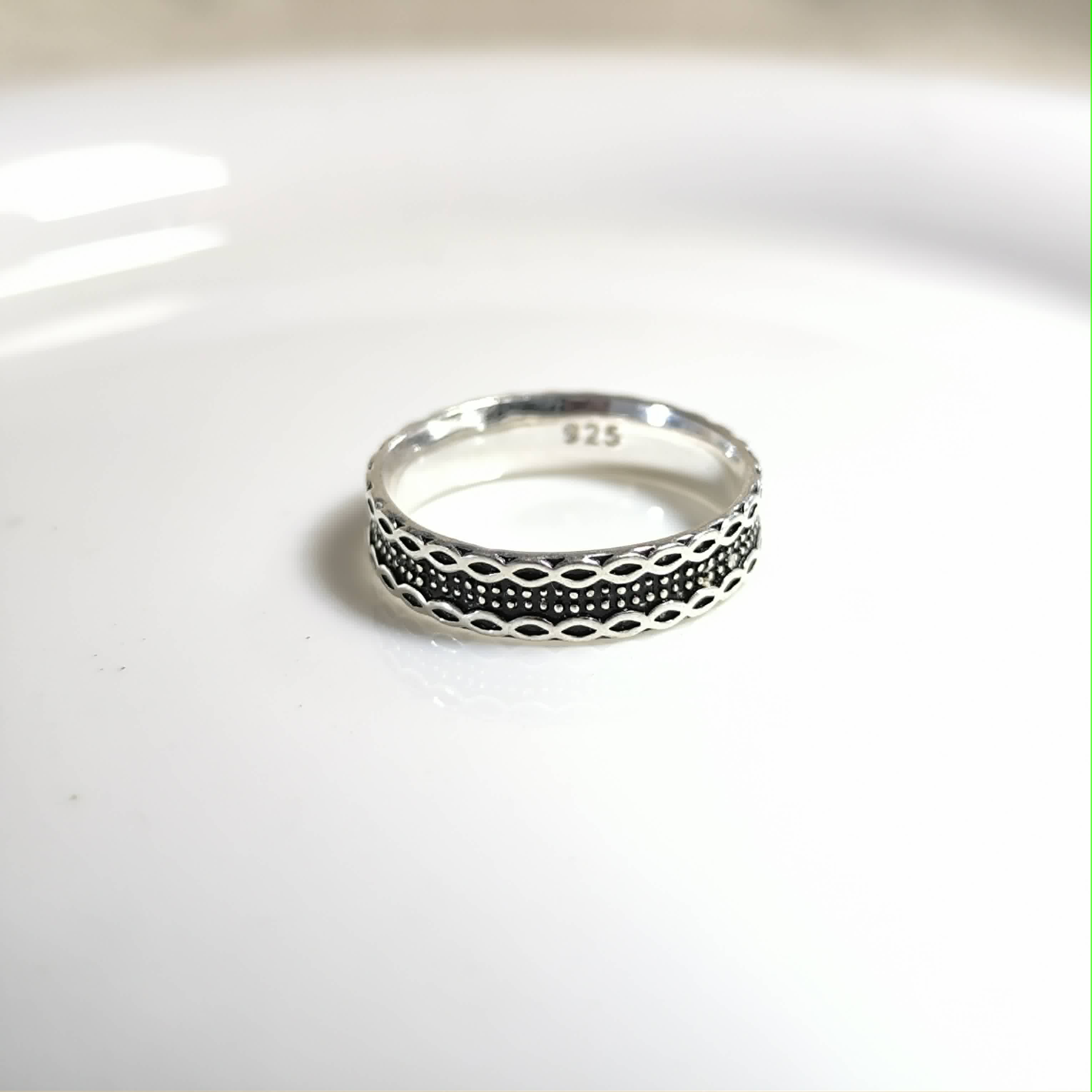 Bague Homme Argent 925 Motif Tressé Noir Raffiné