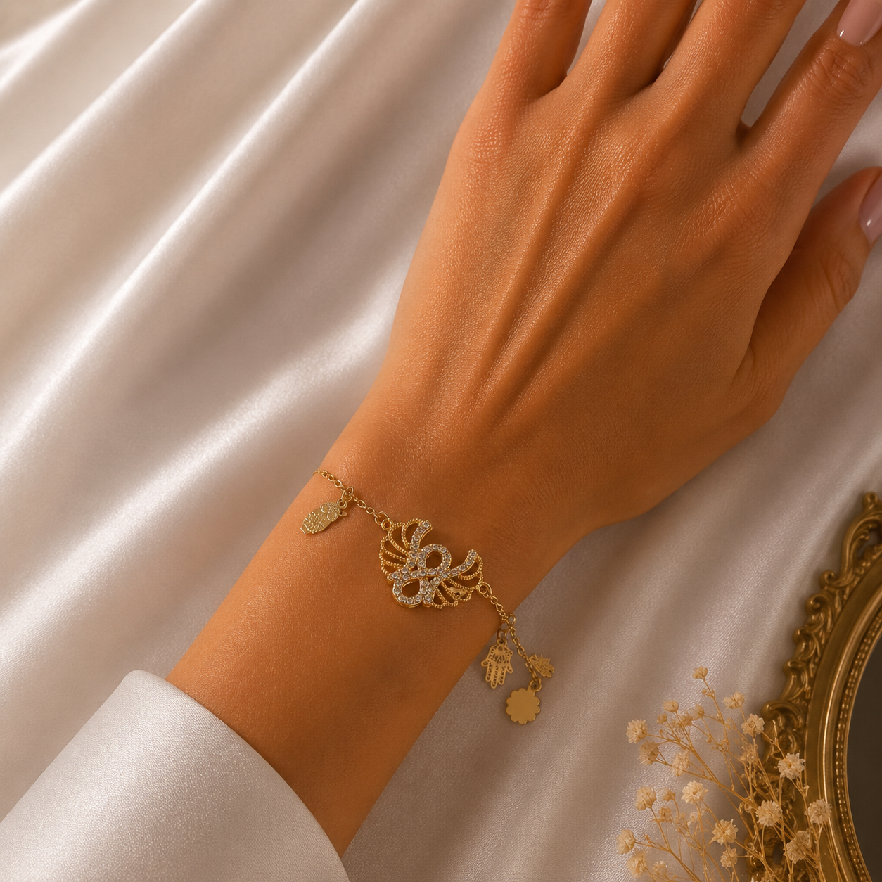 ✨ Bracelet Porte-Bonheur Main de Fatma Élégance Dorée