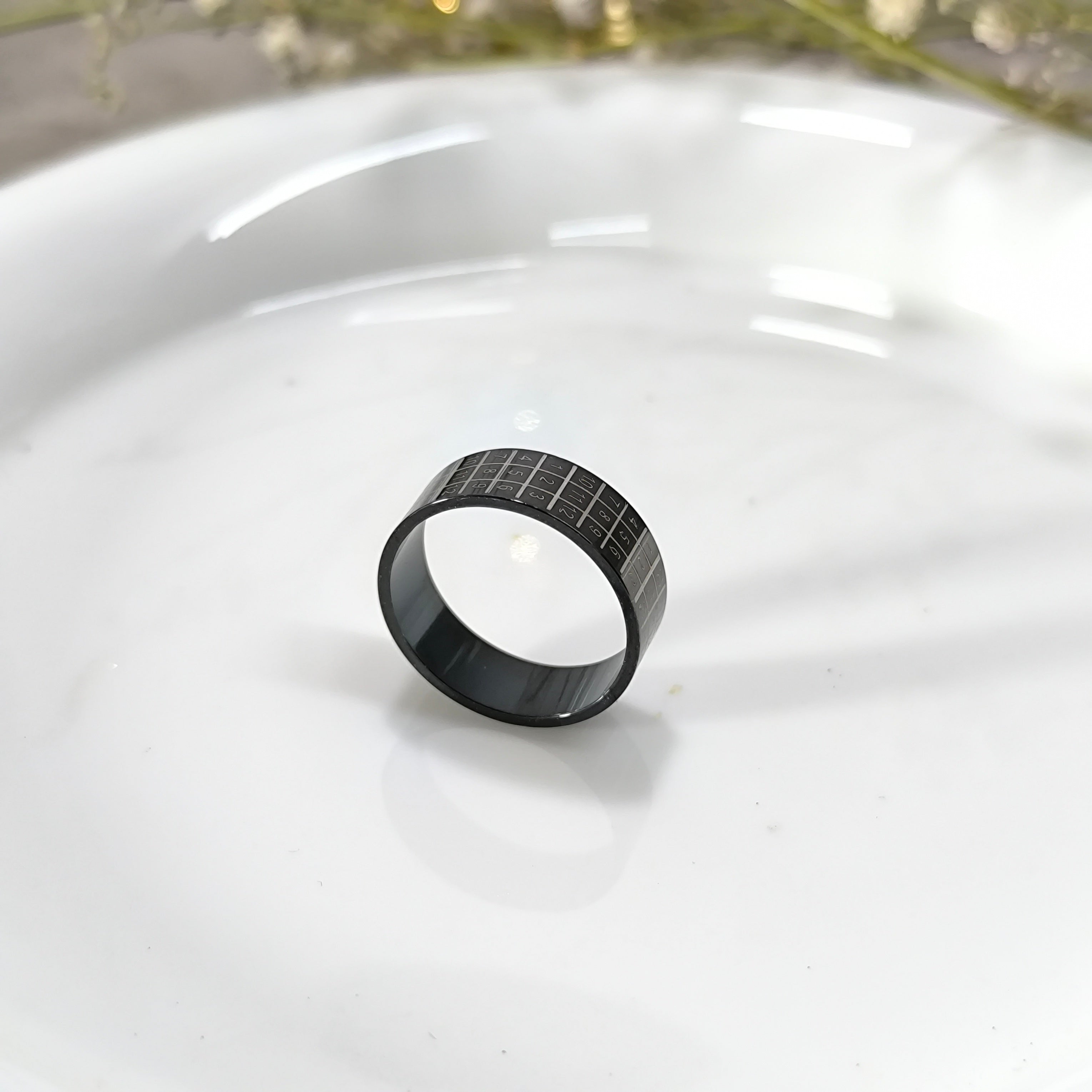 Bague Homme Noire Moderne – Design Géométrique Élégant