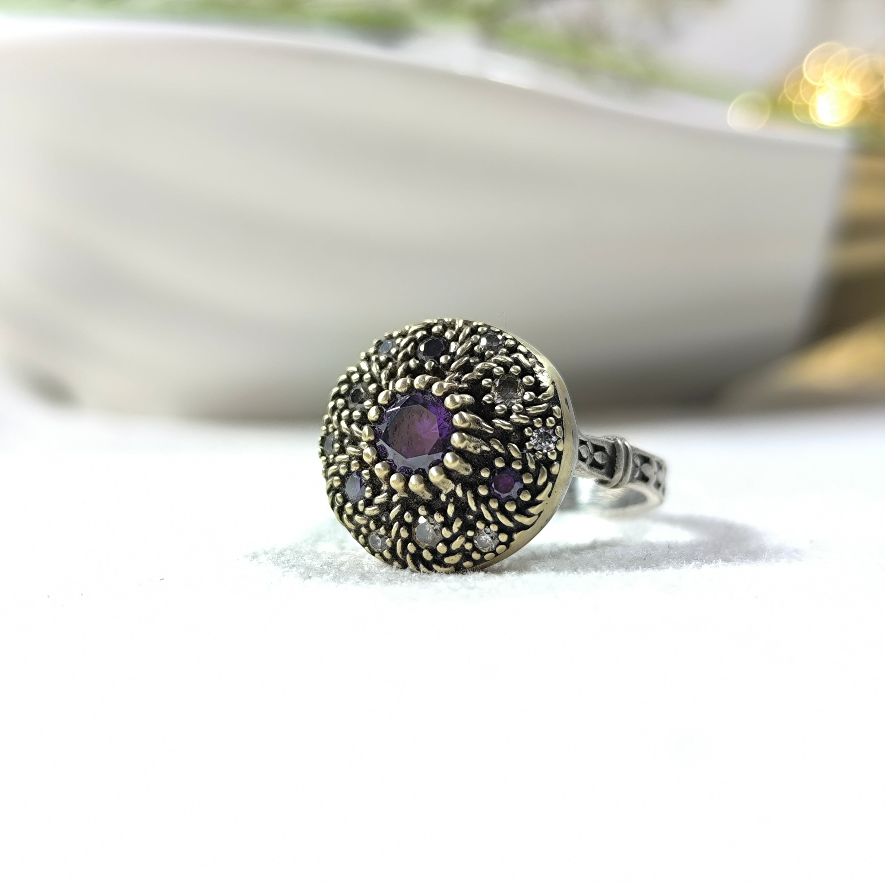 Bague Impériale –  Antiques en Argent & Bronze