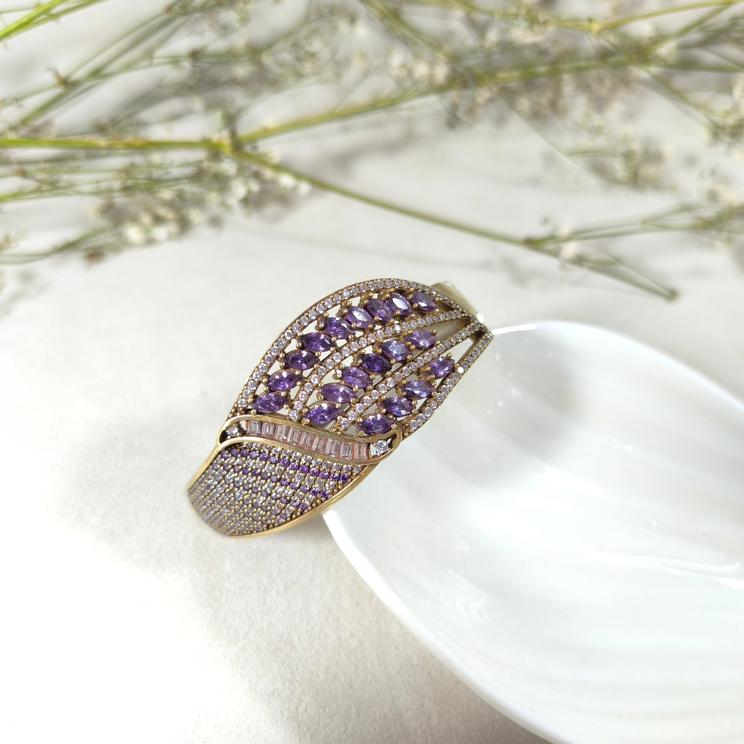 Bracelet Antique Majesté Royale – Bronze & Argent aux Pierres Violettes