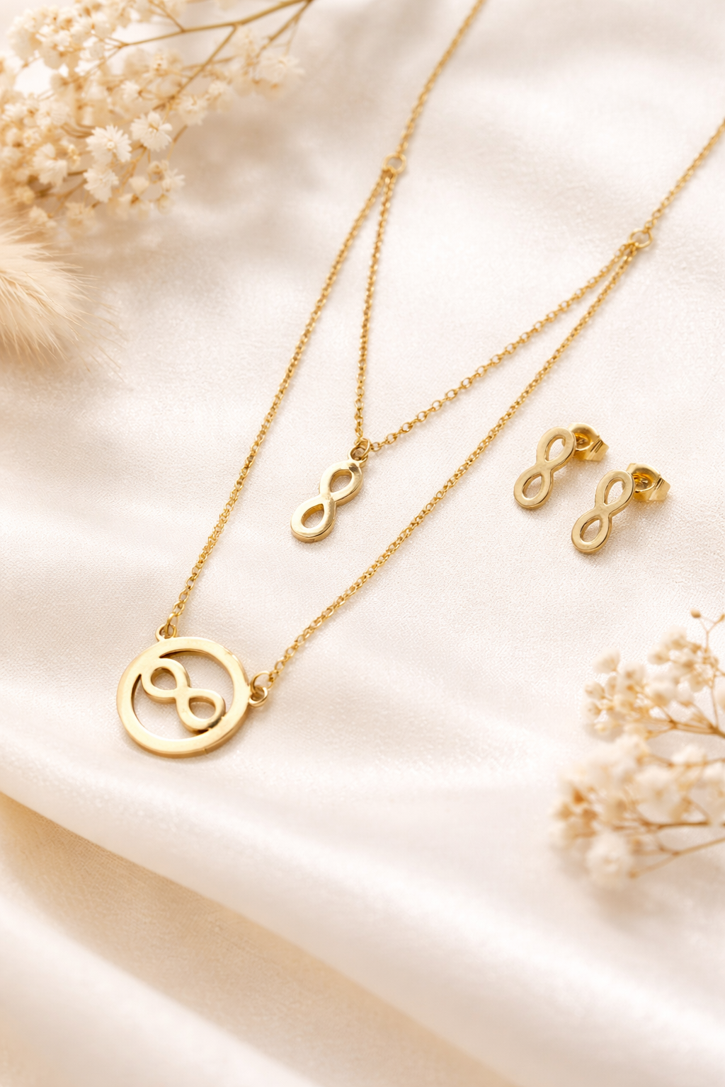Parure Infini Dorée – Collier & Boucles d’Oreilles en Acier Inoxydable