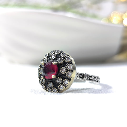 Bague Antique Ronde en Argent & Bronze – Pierre Centrale Colorée et Cristaux