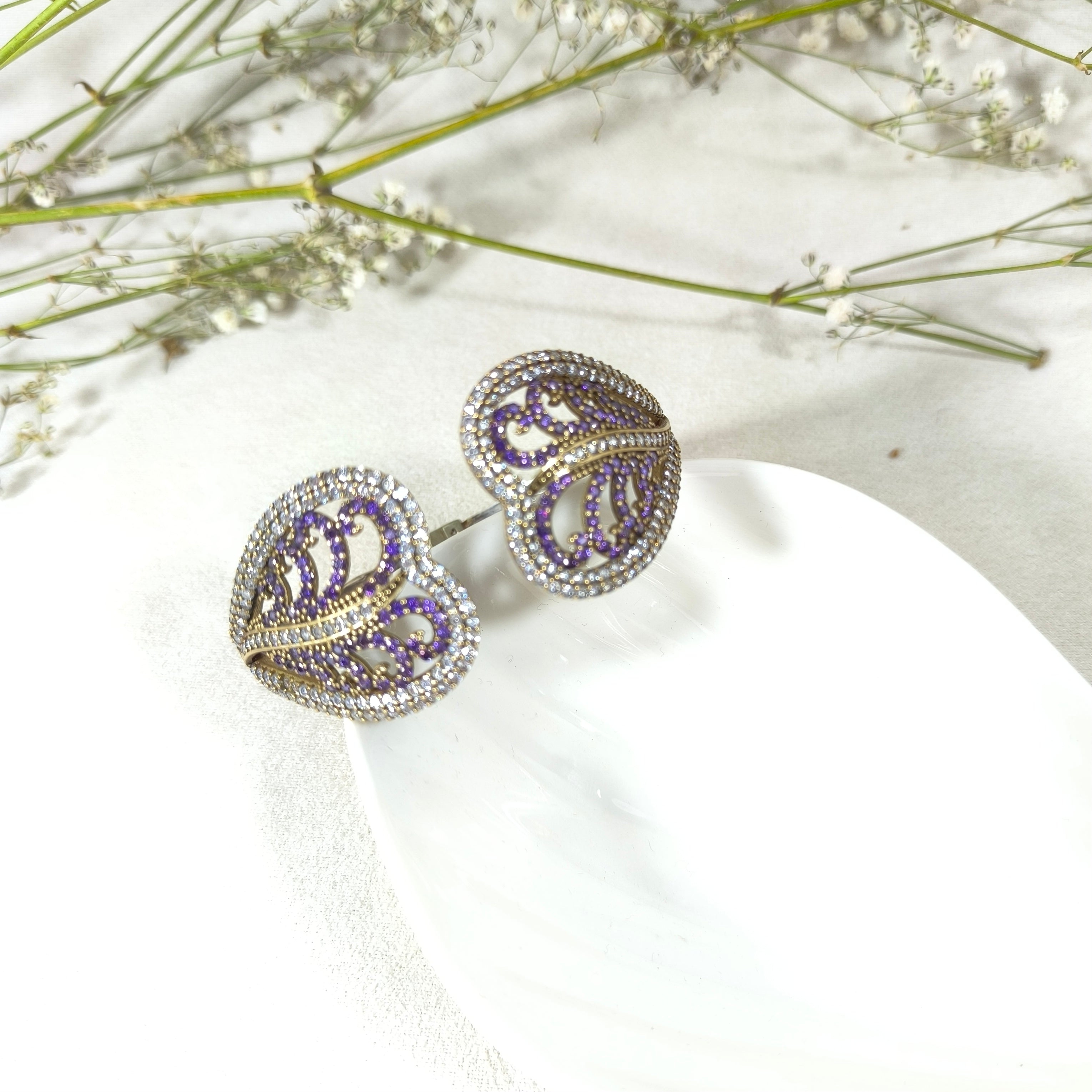 Bracelet Antique Cœurs Royaux – Bronze & Argent aux Pierres Violettes