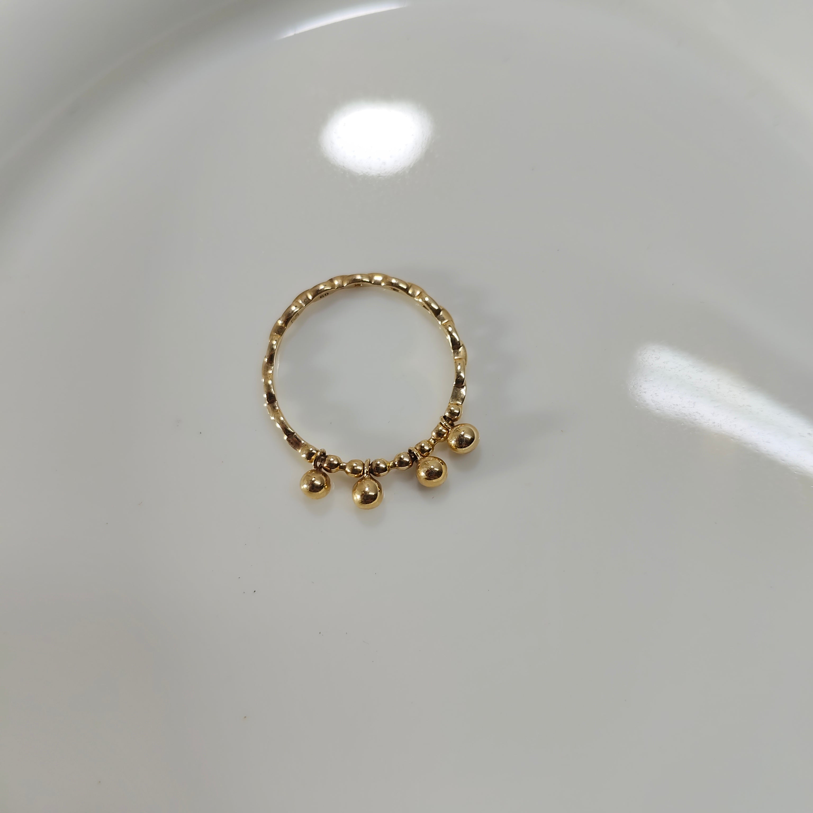 Bague Perles Suspendues Élégante – Plaqué Or CN – Garantie 10 Ans