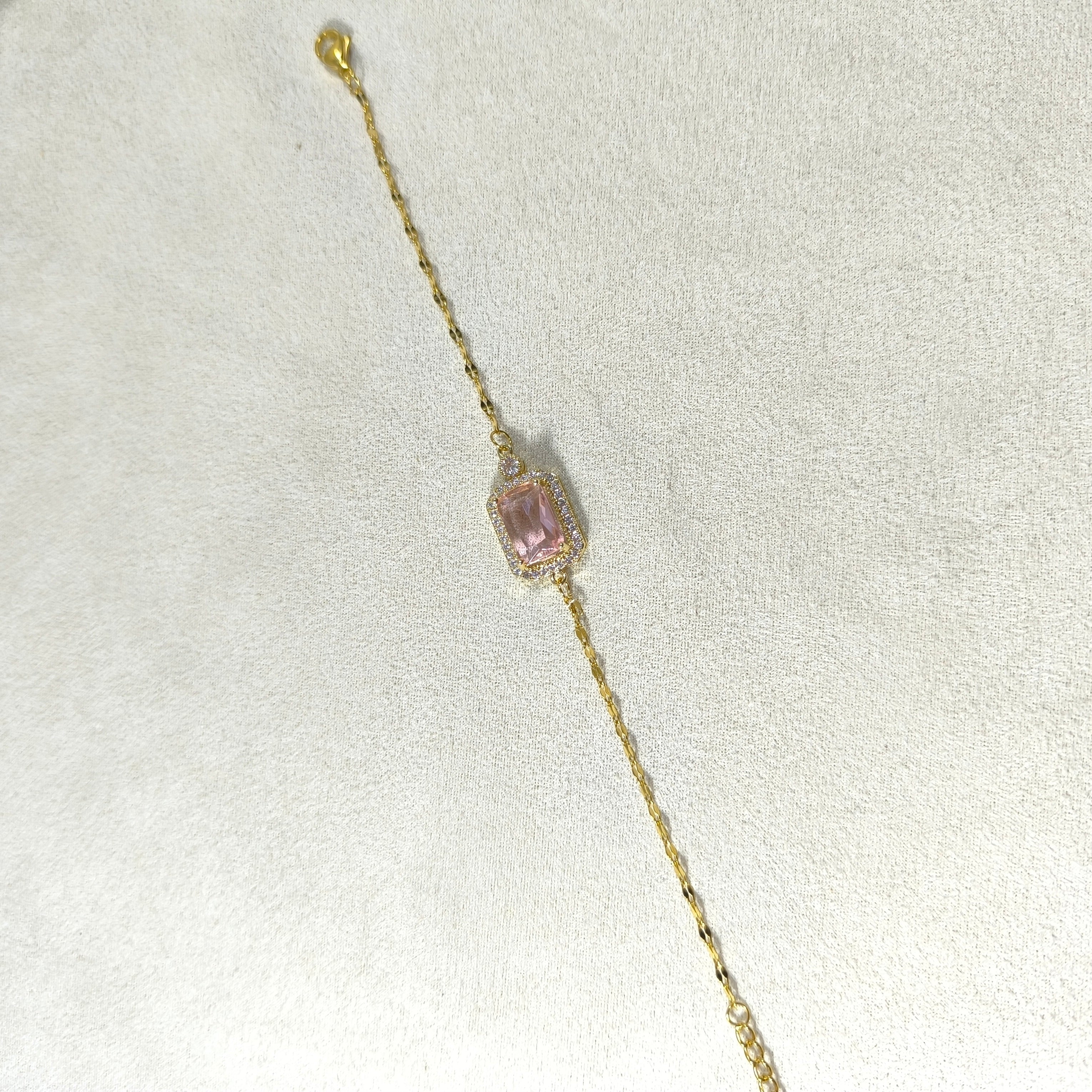 Bracelet Élégance Carrée – Pierre Centrale & Dorée (Bleu, Blanc, Rose)