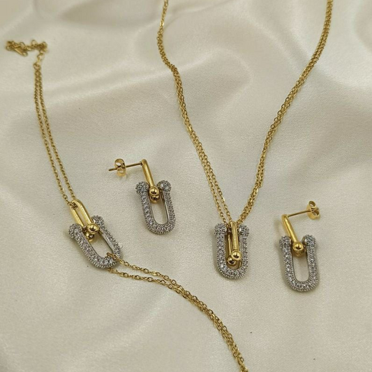 Parure Élégance Moderne – Bracelet, Chaîne & Boucles d’Oreilles en Acier Inoxydable Doré et Argenté