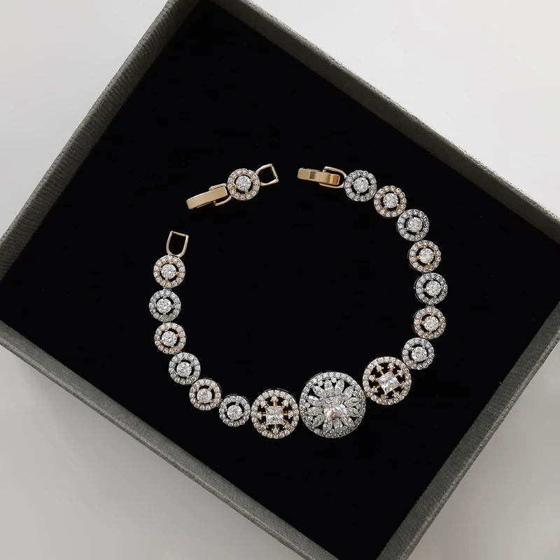 Gourmette Luxe Éclat Royal – Plaqué Or & Zirconiums Brillants