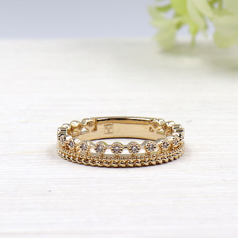 خاتم أنيق مزين بالخرز ومطلي بالذهب ومرصع بالزركون – ضمان لمدة 10 سنوات